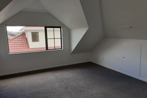 Photo of property in 2/96 Cambridge Terrace, Waterloo, Lower Hutt, 5011