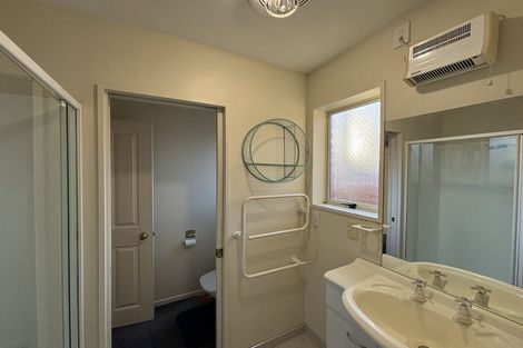 Photo of property in 4 Rosefield Lane, Northcote, Christchurch, 8052