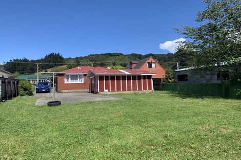 Photo of property in 39 Bledisloe Crescent, Wainuiomata, Lower Hutt, 5014