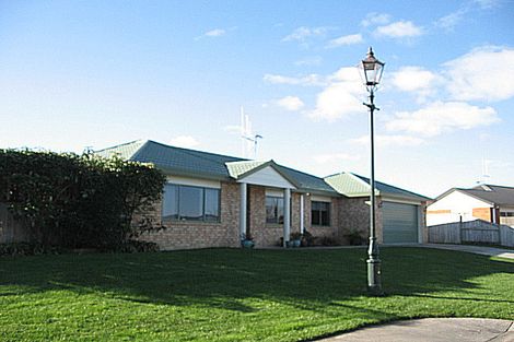 Photo of property in 37 Northmeadow Drive, Rototuna, Hamilton, 3210