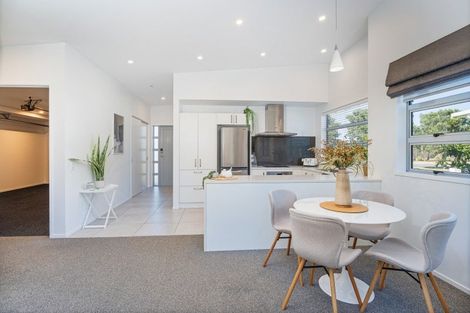 Photo of property in 12 Vanita Drive, Whitianga, 3510