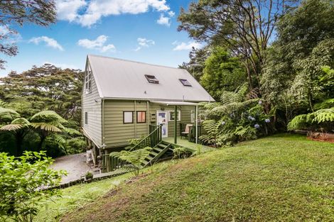 Photo of property in 5 Hayes Road, Henderson Valley, Auckland, 0612