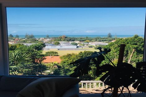 Photo of property in 19 Orewa Heights Crescent, Orewa, 0931