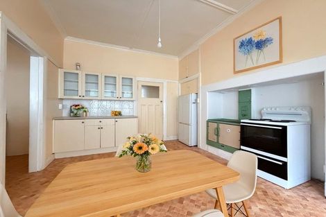 Photo of property in 2/134 Evans Bay Parade, Roseneath, Wellington, 6021