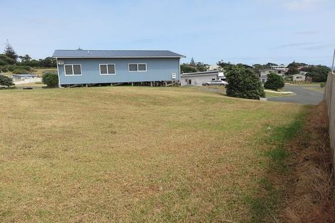 Photo of property in 6 Tua Tua Place, Baylys Beach, Dargaville, 0377