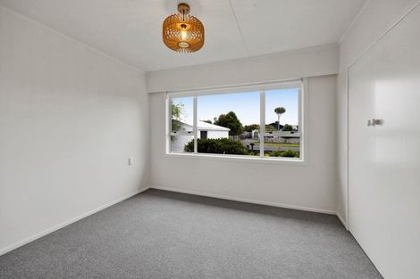 Photo of property in 5 Nikau Street, Inglewood, 4330