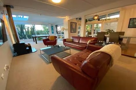 Photo of property in 4 Outlook Road, Greenhithe, Auckland, 0632