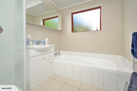 Photo of property in 4 William Hadlow Place, Hatfields Beach, Orewa, 0931