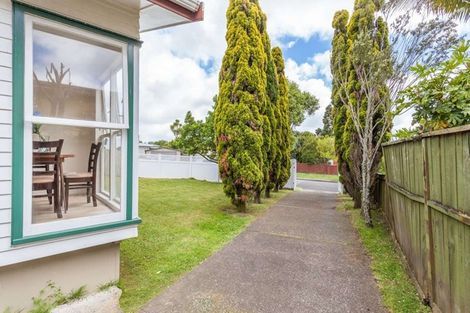 Photo of property in 21 Normandy Place, Henderson, Auckland, 0610