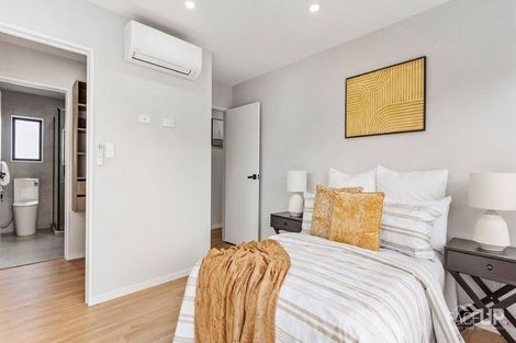 Photo of property in 43a Mirrabooka Avenue, Botany Downs, Auckland, 2010