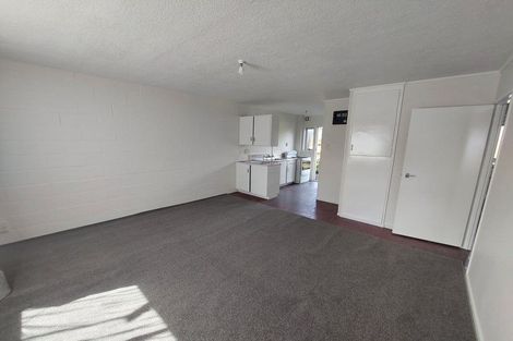 Photo of property in 2/90 Kenderdine Road, Papatoetoe, Auckland, 2025