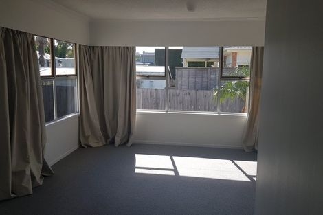 Photo of property in 2/55 Nile Road, Milford, Auckland, 0620