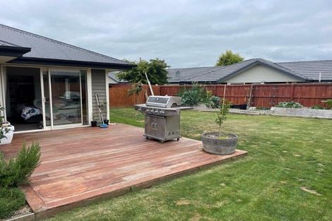 Photo of property in 18 Franklin Drive, Rangiora, 7400