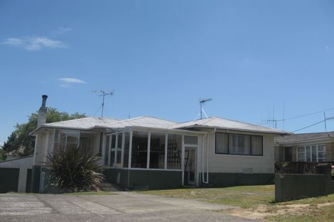 Photo of property in 15 Lee Street, Te Puke, 3119