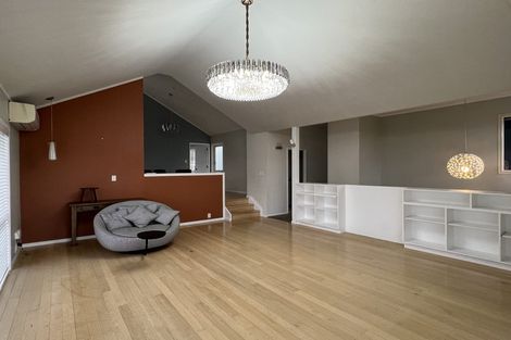 Photo of property in 14 Mcfetridge Place, Hillcrest, Auckland, 0627