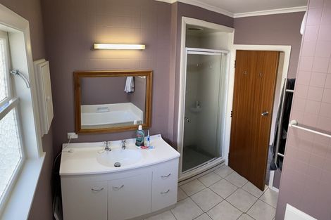 Photo of property in 8 Peckham Grove, Tawa, Wellington, 5028