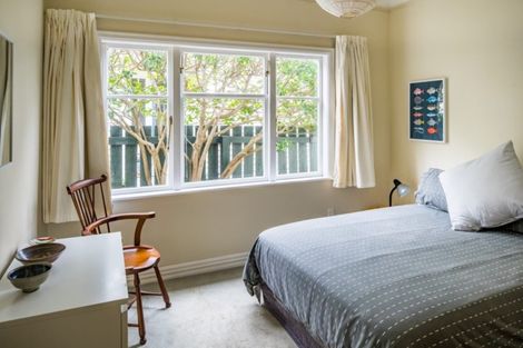 Photo of property in 67 Oroua Street, Eastbourne, Lower Hutt, 5013