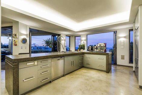 Photo of property in 39 Kitchener Road, Takapuna, Auckland, 0620