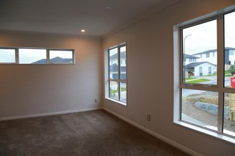 Photo of property in 4 Tawa Place, Orewa, 0931