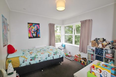 Photo of property in 24 Paragon Avenue, Beach Haven, Auckland, 0626