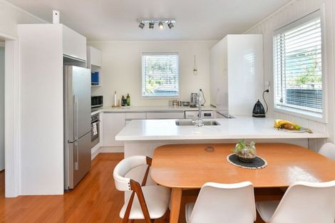 Photo of property in 21 Laurence Street, Manly, Whangaparaoa, 0930