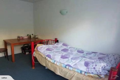 Photo of property in Parkland Flats, 2/51 Adams Terrace, Kelburn, Wellington, 6021