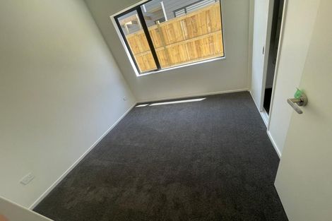 Photo of property in 18a Crestview Rise, Papakura, 2110