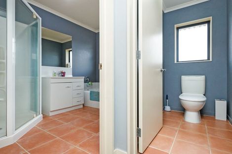 Photo of property in 155 Schnell Drive, Kelvin Grove, Palmerston North, 4414