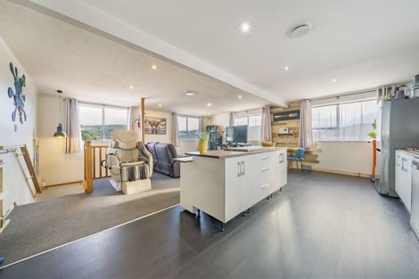 Photo of property in 4 Greenwich Grove, Stokes Valley, Lower Hutt, 5019