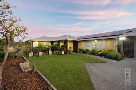 Photo of property in 96 Pohutukawa Parade, Riverhead, 0820