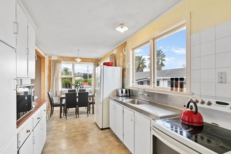 Photo of property in 76 Cargill Street, Papakura, 2110