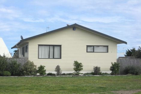 Photo of property in 31 Kahukura Avenue, Waitarere Beach, Levin, 5510