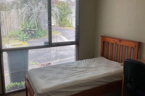 Photo of property in 11 Halldene Terrace, Red Beach, 0932