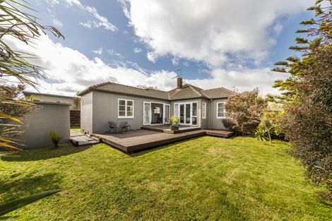 Photo of property in 15 Tyndall Street, Palmerston North, 4414