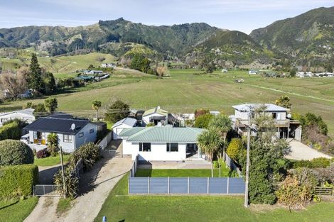 Photo of property in 670 Abel Tasman Drive, Clifton, Takaka, 7183
