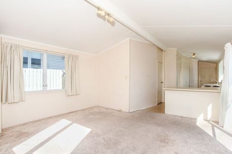 Photo of property in 2/15 Adriatic Avenue, Henderson, Auckland, 0612