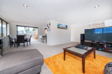 Photo of property in 61 Tiriwa Drive, Massey, Auckland, 0614