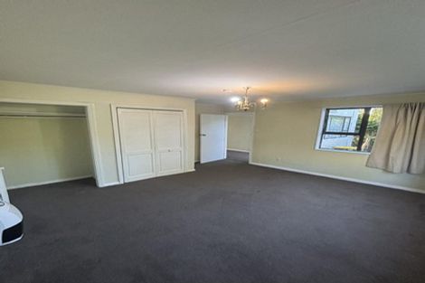 Photo of property in 42 Kamahi Street, Stokes Valley, Lower Hutt, 5019