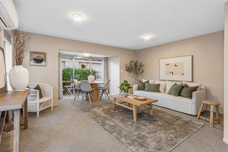 Photo of property in 2/72 Winters Road, Redwood, Christchurch, 8051