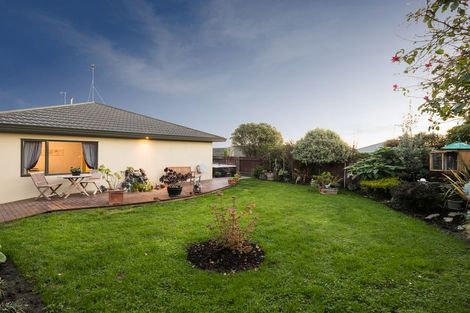 Photo of property in 11 Aspen Way, Kelvin Grove, Palmerston North, 4414