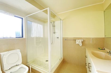 Photo of property in 38 West Fairway, Golflands, Auckland, 2013