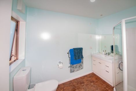 Photo of property in 23 Gifford Grove, Churton Park, Wellington, 6037