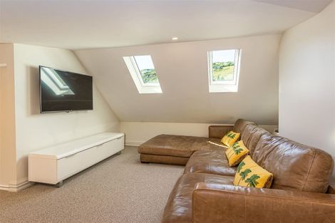 Photo of property in 43 Dryden Street, Sumner, Christchurch, 8081