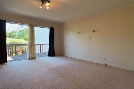 Photo of property in 1/8 Strabo Place, Windsor Park, Auckland, 0632