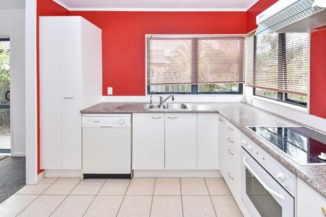 Photo of property in 34 Frank Bunce Grove, Flat Bush, Auckland, 2019