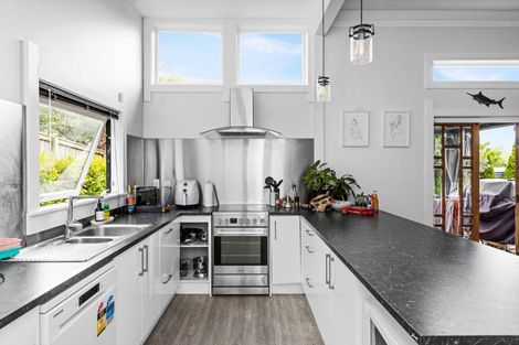 Photo of property in 12 Chaucer Road, Hospital Hill, Napier, 4110