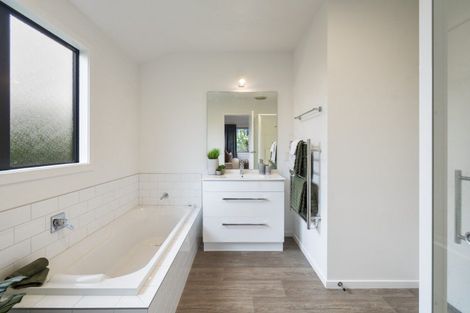 Photo of property in 11 Wescombe Grove, Feilding, 4702