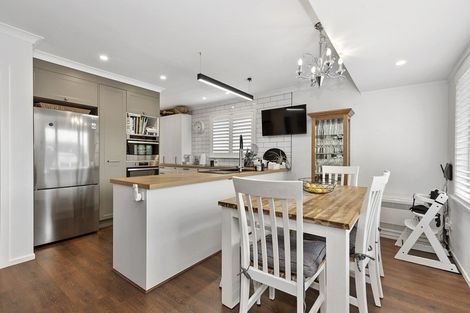 Photo of property in 200 Sandwich Road, St Andrews, Hamilton, 3200