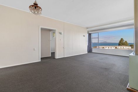 Photo of property in 25 Bayview Road, Browns Bay, Auckland, 0630