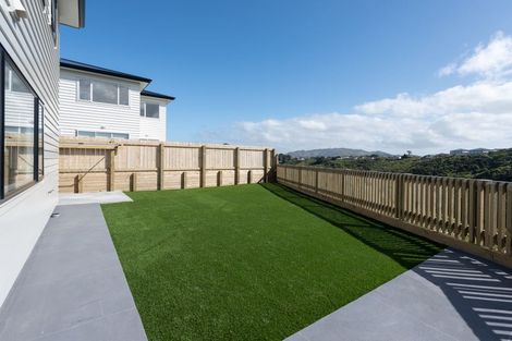 Photo of property in 62 Grenada Drive, Grenada Village, Wellington, 6037